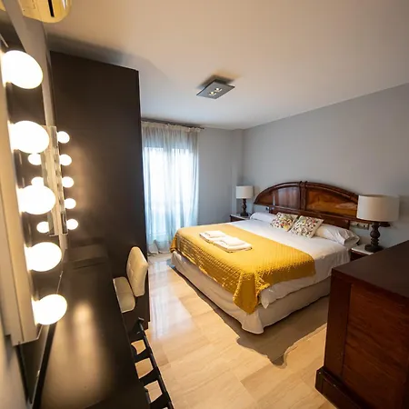 Atico Moderno Y Centrico Con Balcon Curvo En Jaen Apartment Exterior photo