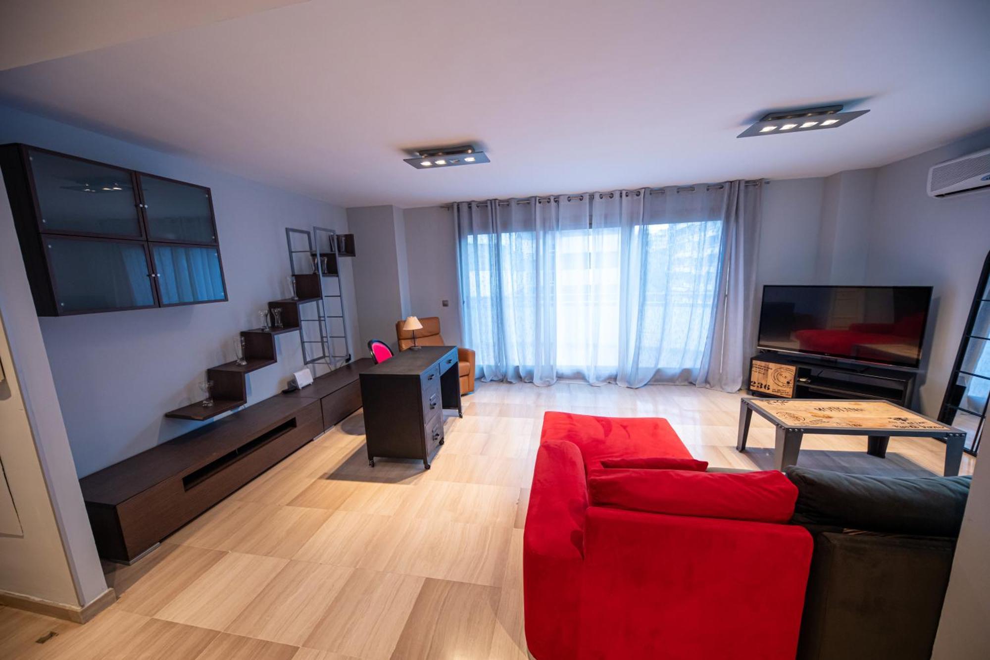 Atico Moderno Y Centrico Con Balcon Curvo En Jaen