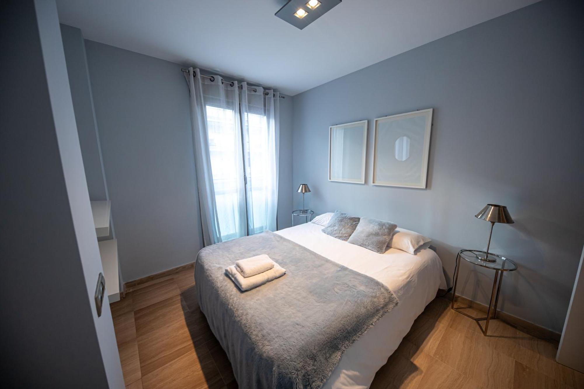 Apartment Atico Moderno Y Centrico Con Balcon Curvo En *