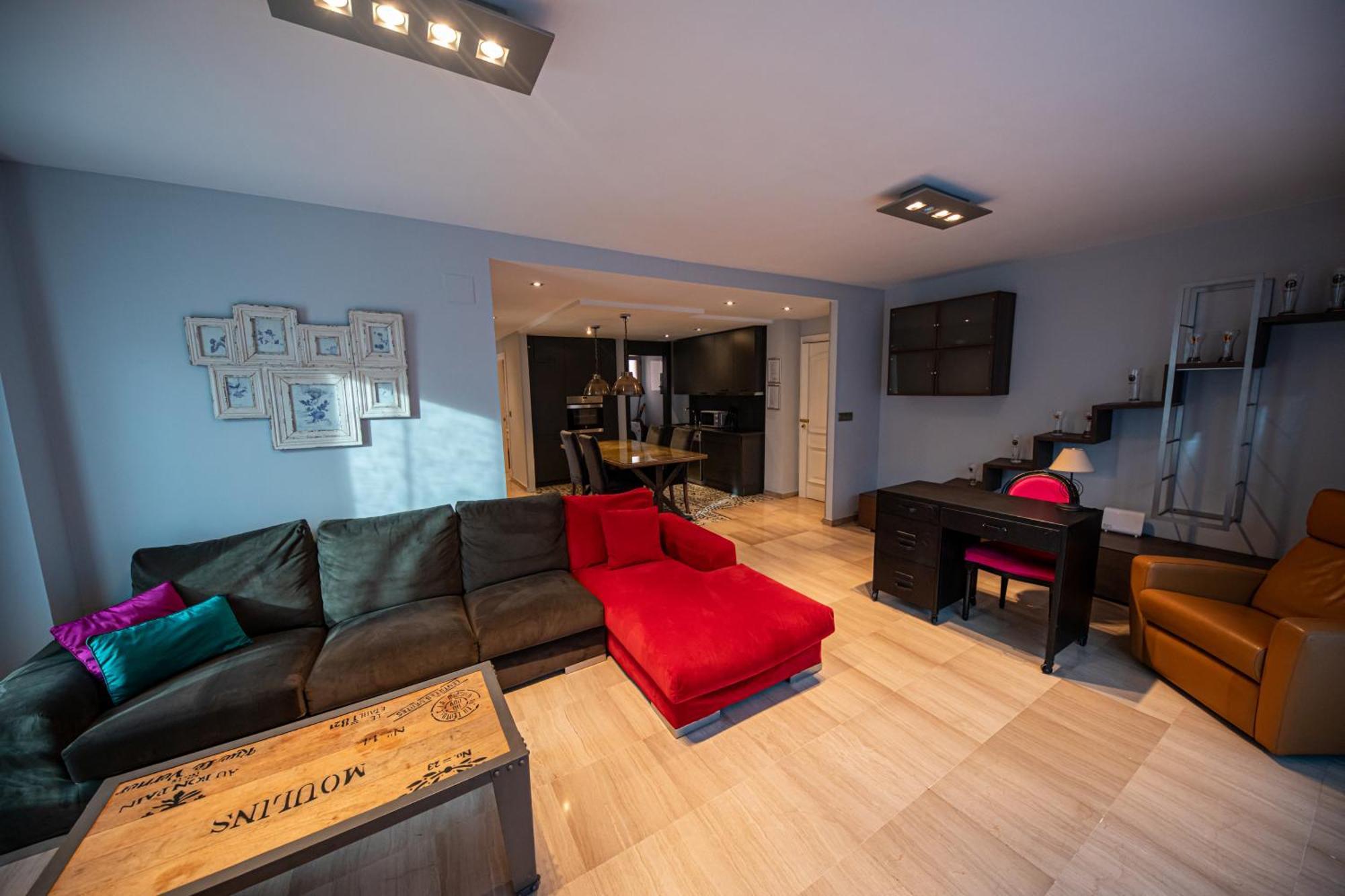 Atico Moderno Y Centrico Con Balcon Curvo En Appartement *