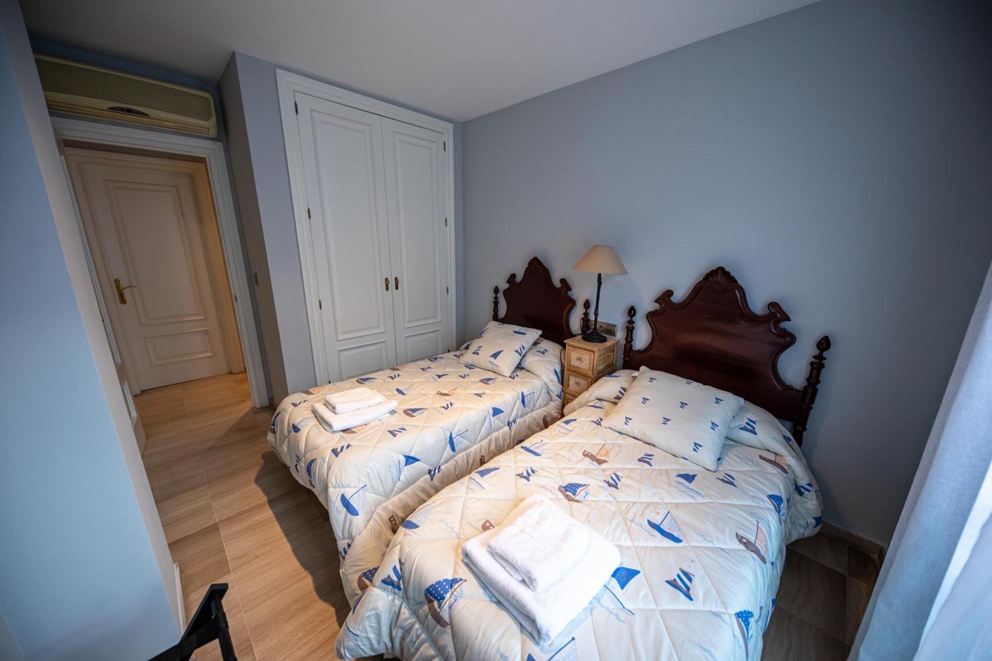 Atico Moderno Y Centrico Con Balcon Curvo En *