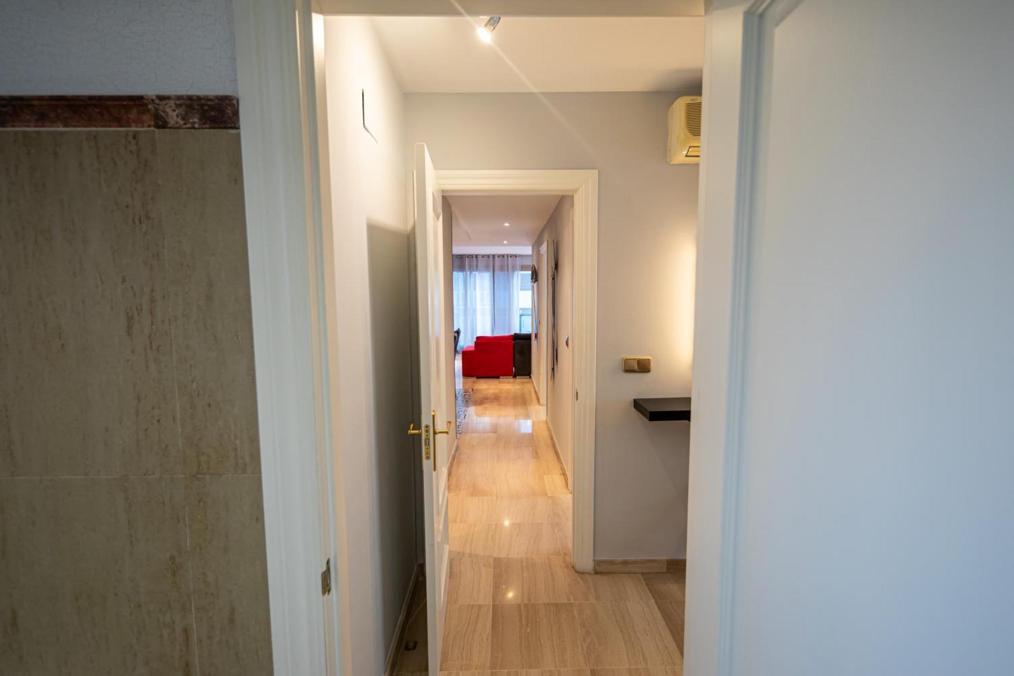 Atico Moderno Y Centrico Con Balcon Curvo En Jaén