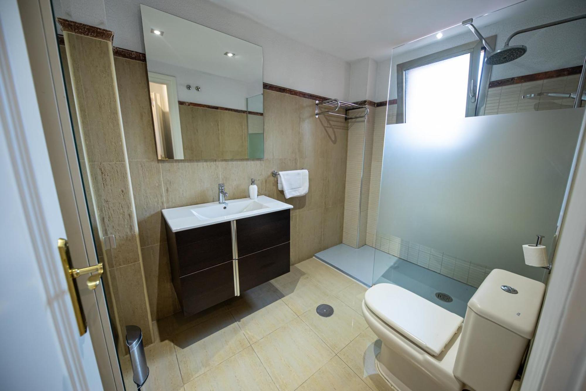 Appartement Atico Moderno Y Centrico Con Balcon Curvo En *